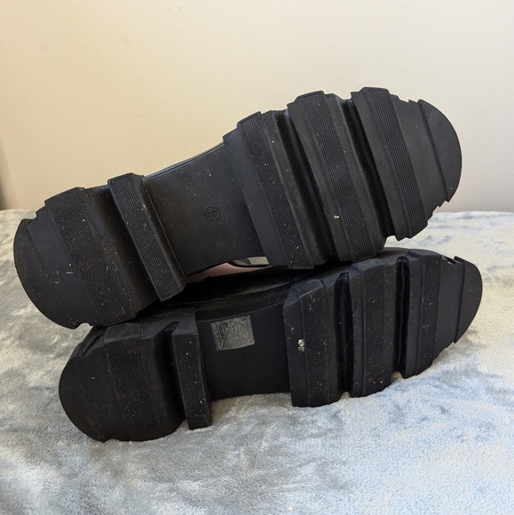 Public Desire Kira Chelsea Lug Sole Boots - Picture 12 of 16